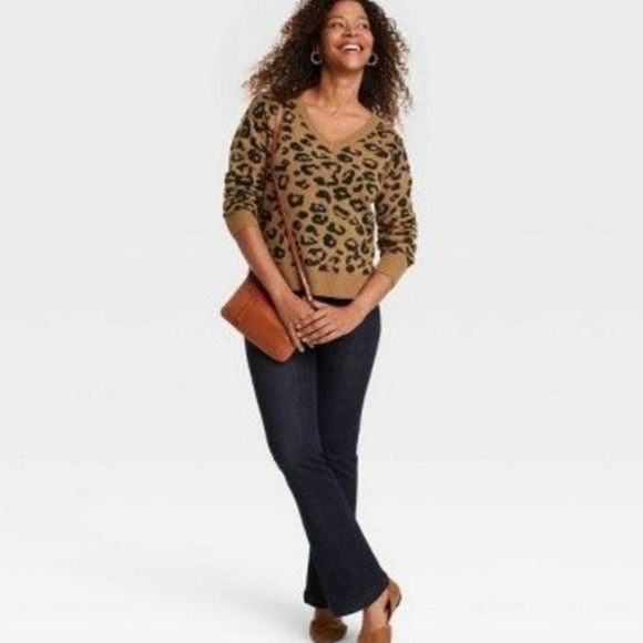 51) Knox Rose Women's animal print  V-Neck Pullover Sweater NWT size MEDIUM - Picture 2 of 5